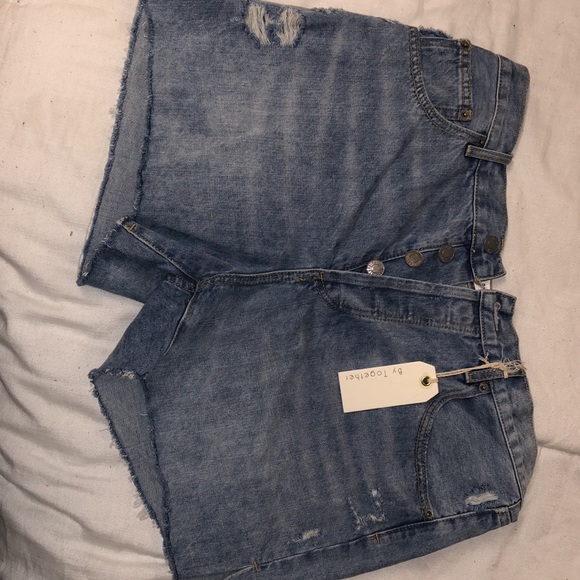 Never worn, still with tags Jean shorts - Picture 2 of 2